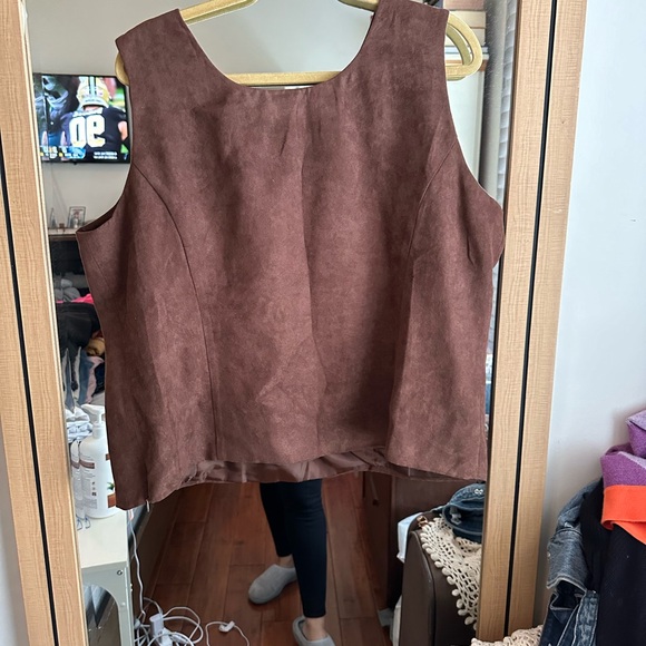 Suede-like brown tank - Picture 3 of 4